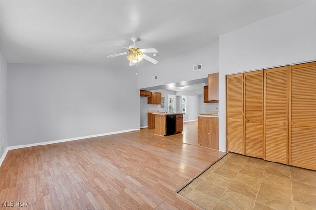 Foto del edificio - 369 E 232nd St