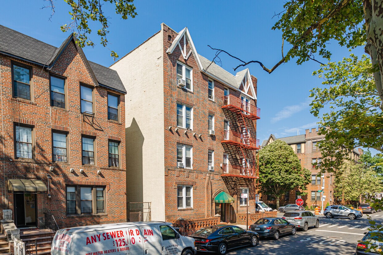 Building Photo - 2102 74th St