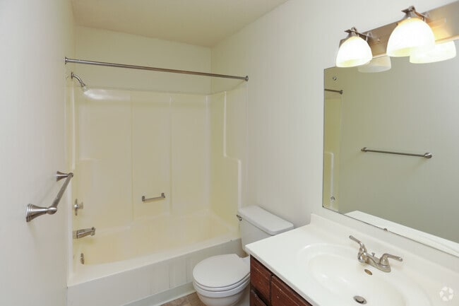 1HAB, 1BA - 720 ft² - Shadow Green Apartments