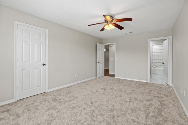Building Photo - Beautiful Condo