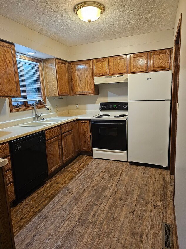 Foto del edificio - 802/804 Phoenix Ct