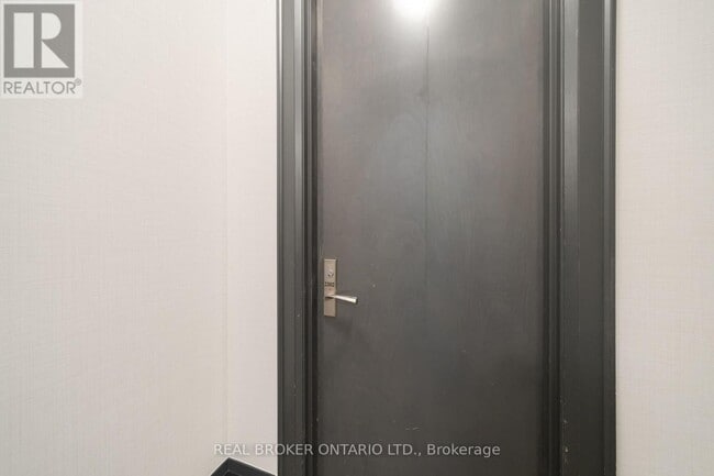 Building Photo - 21 Balmuto St