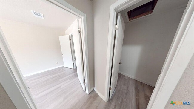 Foto del edificio - 2018 Shoemaker Dr