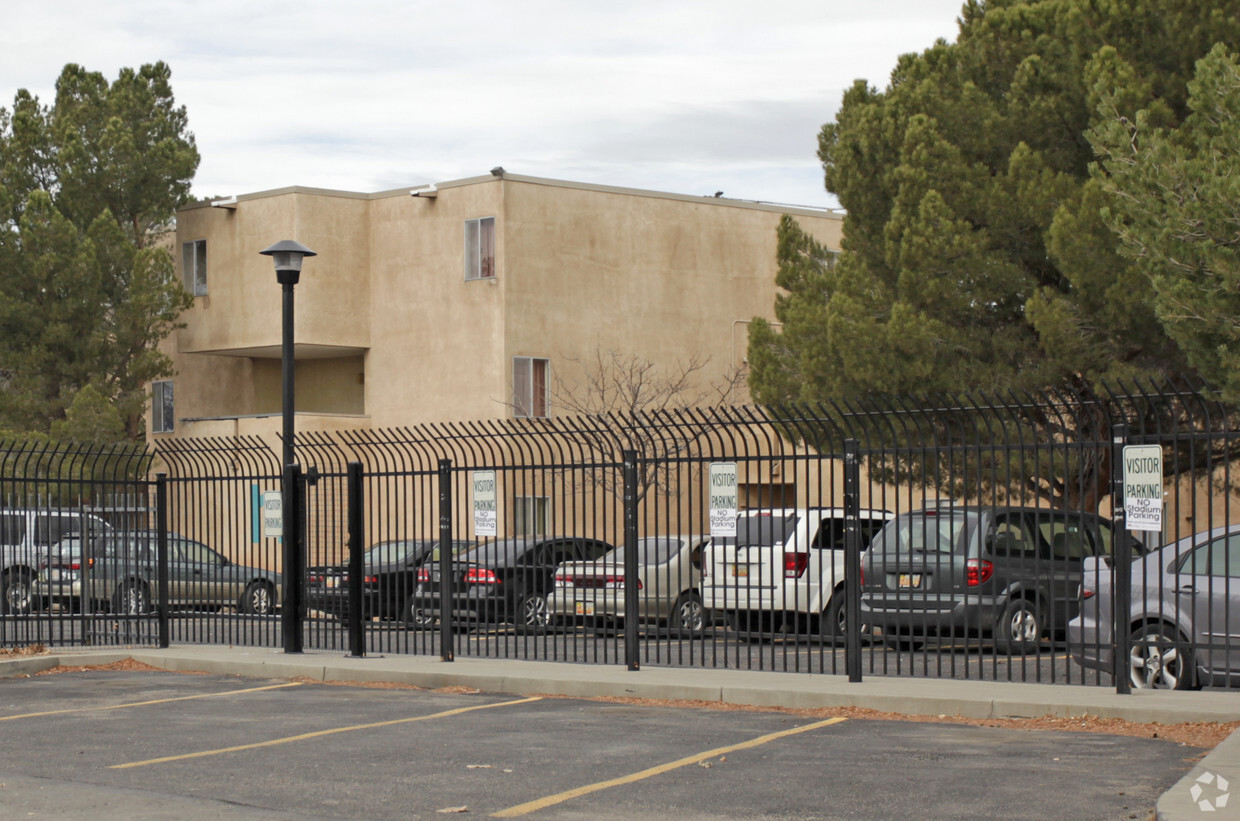 Building Photo - UNM Student Family Housing