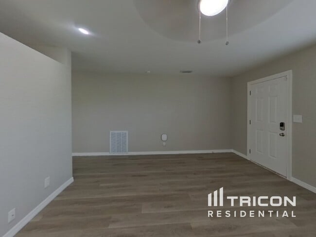 Foto del edificio - 833 43rd Ave NE
