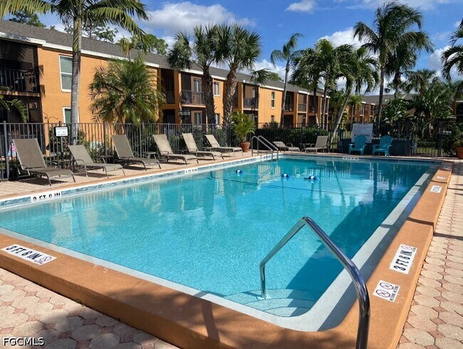 Foto del edificio - 12626 Kenwood Ln