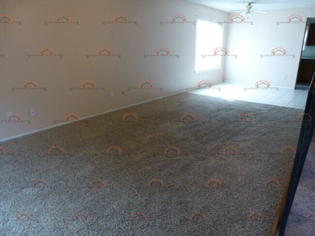 Building Photo - Nice condo in Colonial Park!