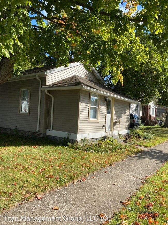 Building Photo - 3 br, 2 bath House - 1402 Kossuth St