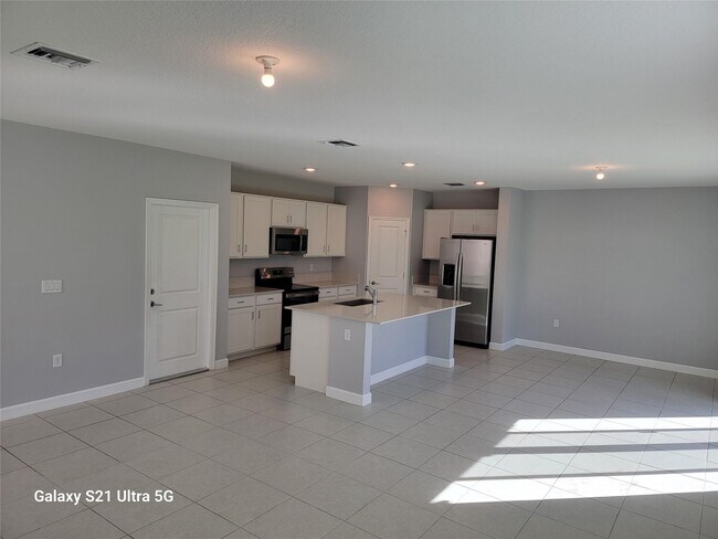 Building Photo - 4518 Dow Ln