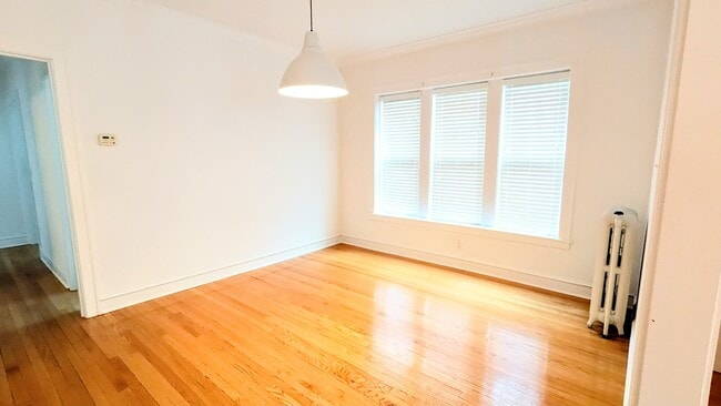 Building Photo - 4011 N Avers Ave