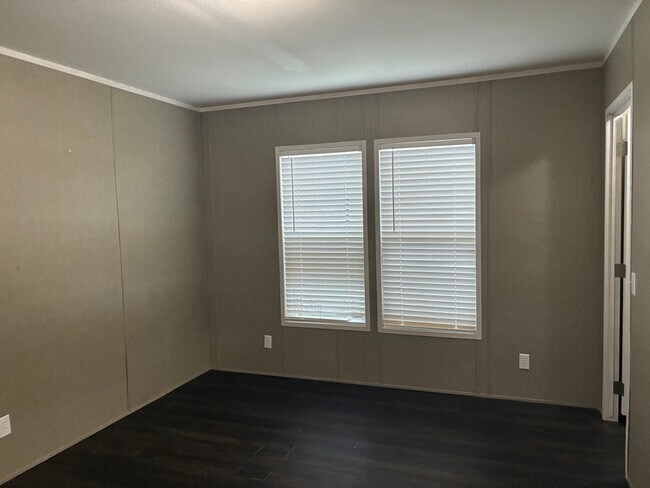 Foto del edificio - 4842 SW Topeka Blvd