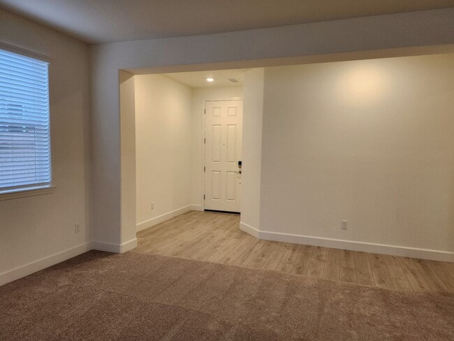 Building Photo - New 4 bedroom  home in Heybourne Meadows area of Minden.