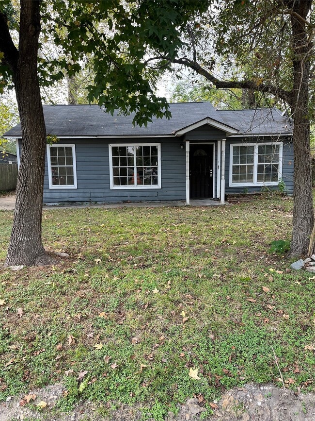 Building Photo - 10533 Barnham St