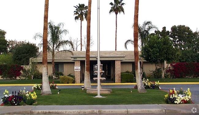 Building Photo - Smoke Tree Apartments