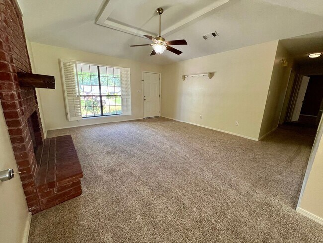 Foto del edificio - 3 Bedroom, 2 Bathroom Home Available for R...