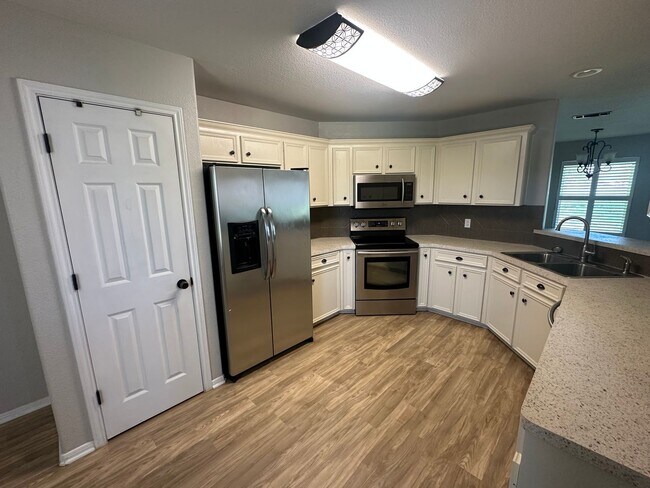 Foto del edificio - 3104 Valley Oaks Cir