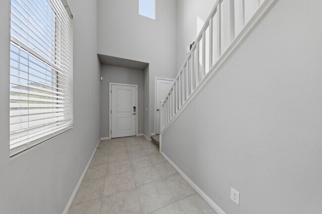 Foto del edificio - Southwest Gem! 3BR + Loft, Smart Home, Low-Maintenance Paver Patio