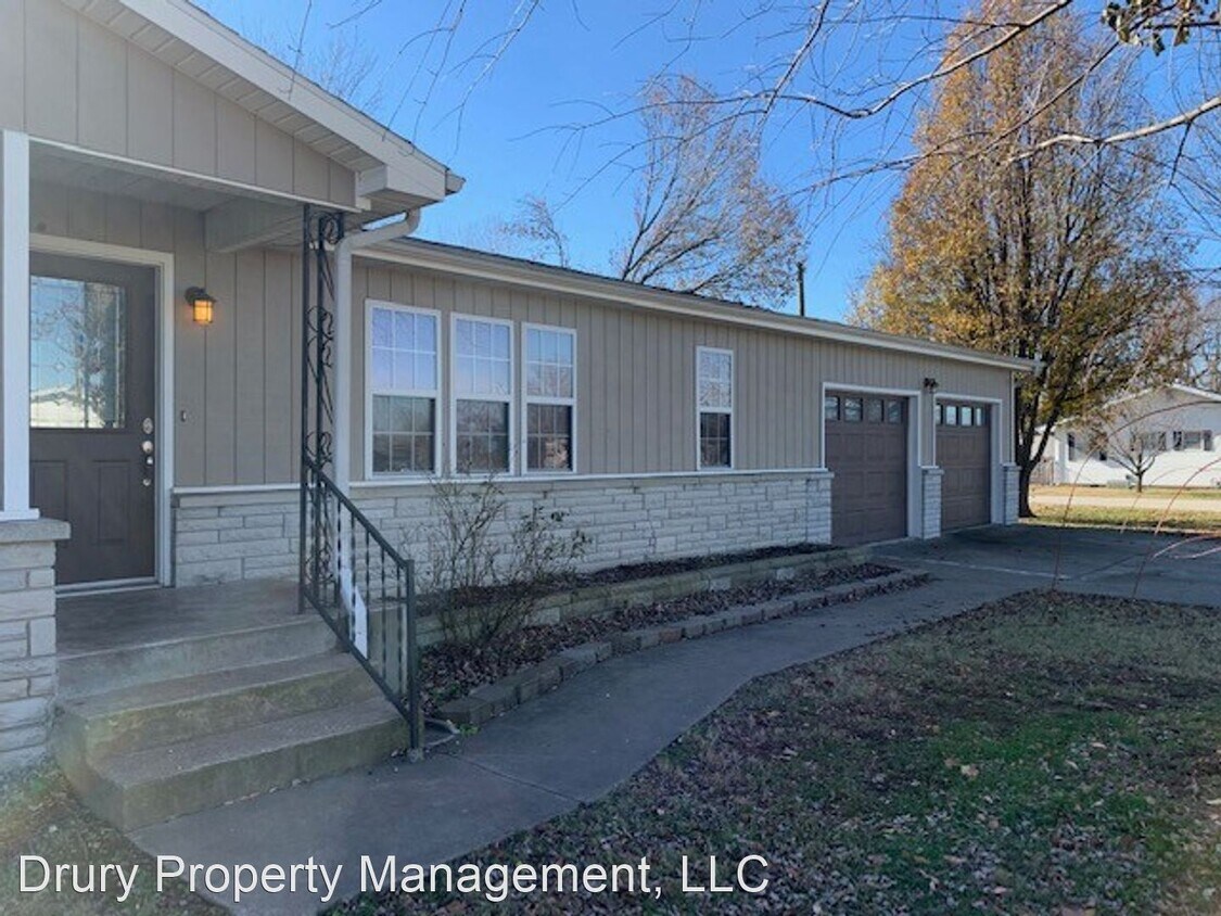 300 Dennis St, Willard, MO 65781 House Rental in Willard, MO
