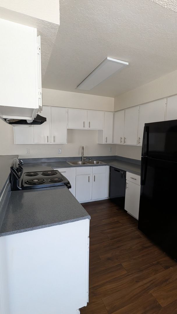 Foto del edificio - 4930 E Owens Ave