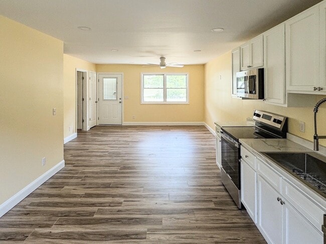 Open concept, Luxury Plank Flooring (LVP) - Fox Run Apts 963