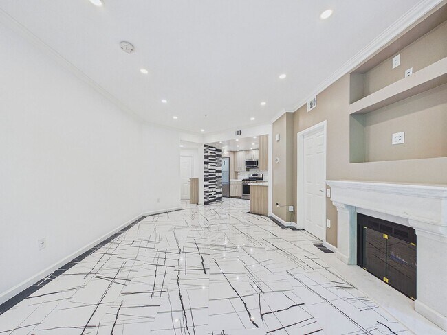 Foto del edificio - Stylish & Updated 1BD/1BA Condo in Secure Caldecott Community – Parking + In-Unit Laundry