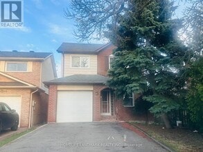 Building Photo - 940 Hampstead Ct