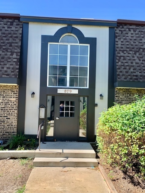 Building Photo - 879 Trace Dr