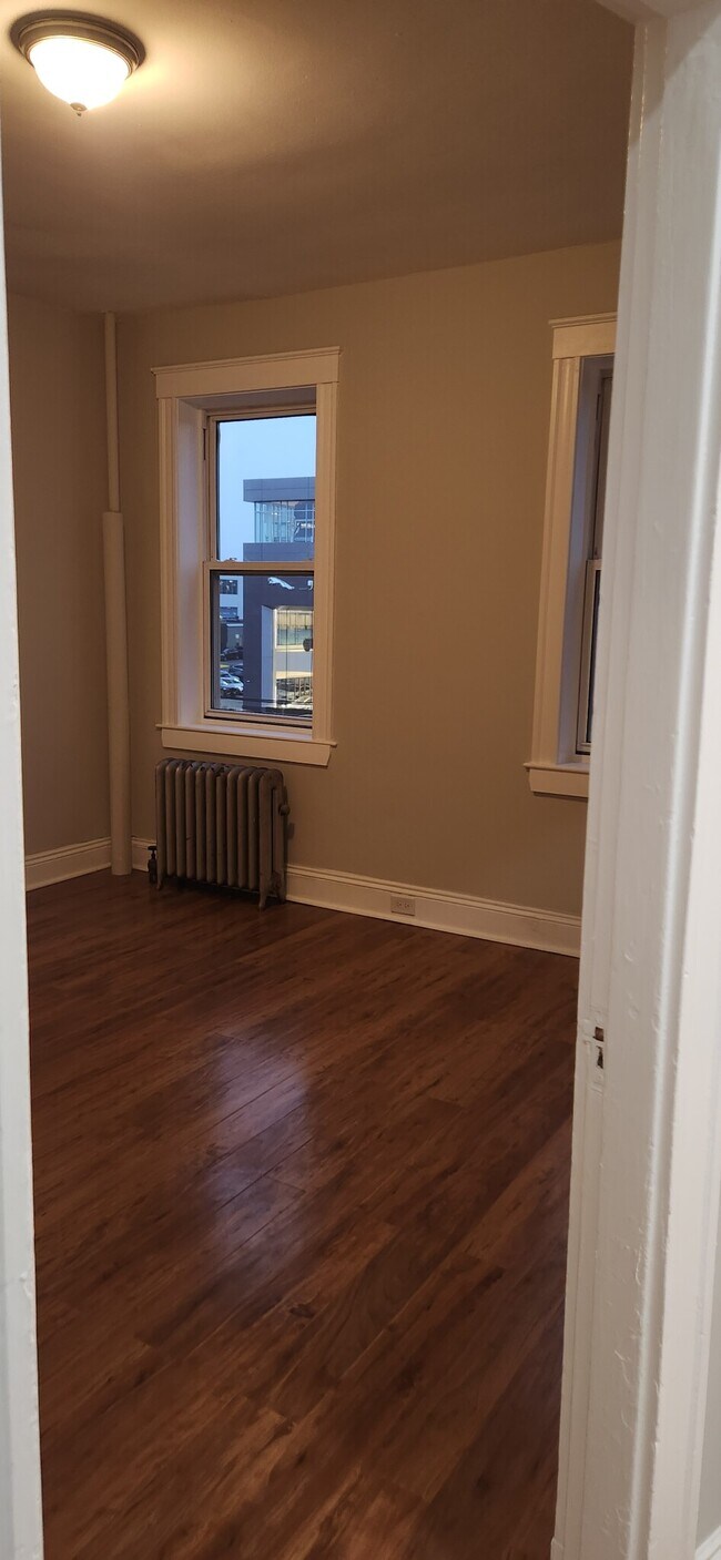 Building Photo - 3 Symphony Rd