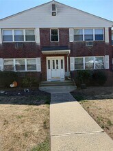 Building Photo - 221 N Middletown Rd