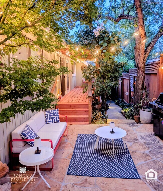 Foto del edificio - 689 Cherry Ln