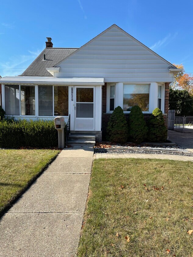 11357 Inkster Rd, Livonia, MI 48150 House Rental in Livonia, MI