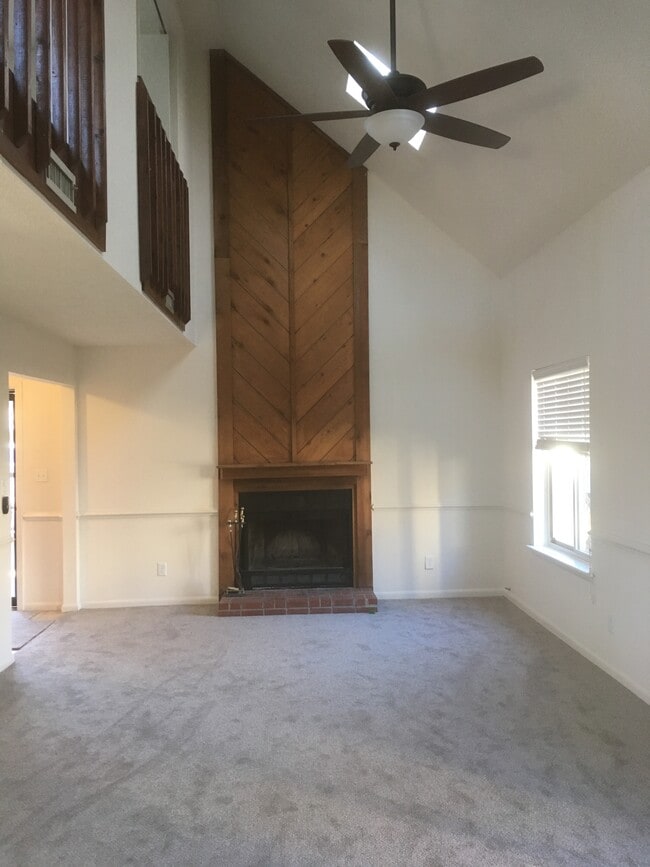 Building Photo - 5802 Edith Ct