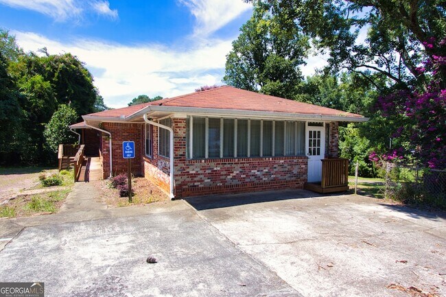 Building Photo - 1835 Lawrenceville Hwy
