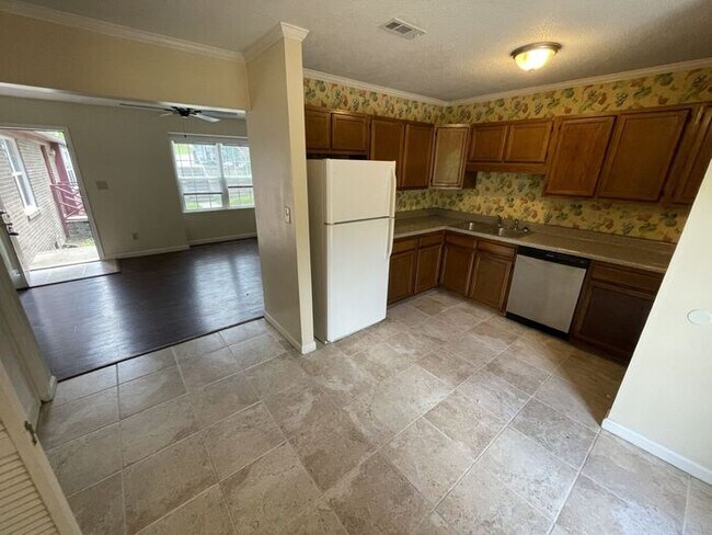 Foto del edificio - 2bd 2ba Townhome!