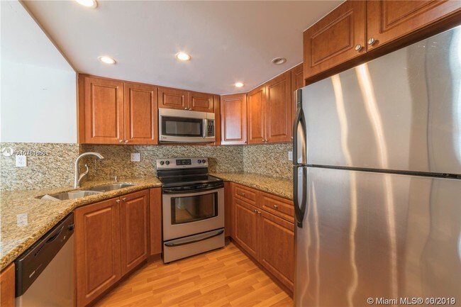 Foto del edificio - 10202 SW 77th Ct