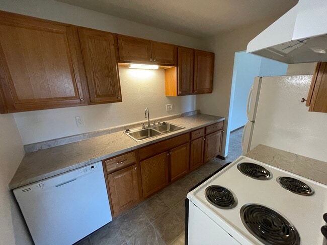 Building Photo - Cliffside Apartments