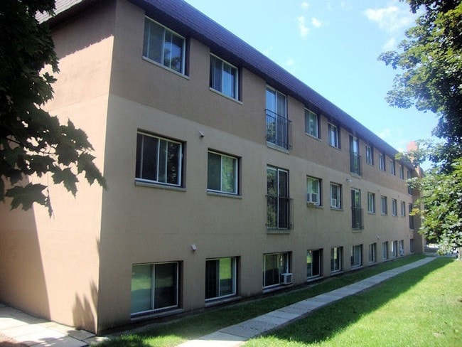 Building Photo - McLennan Suites