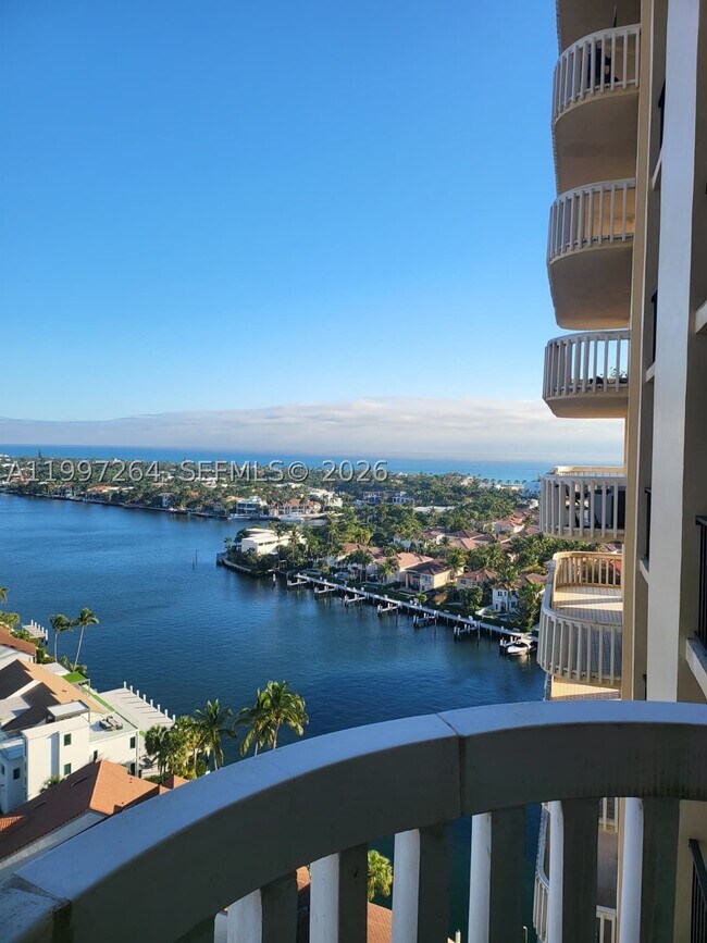 Foto del edificio - 19355 Turnberry Way
