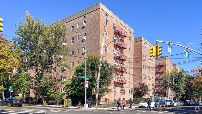 Building Photo - 4469 Kissena Blvd