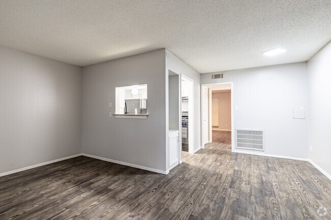 1BR, 1BA - 712SF - Living Room - Flats at Wellington