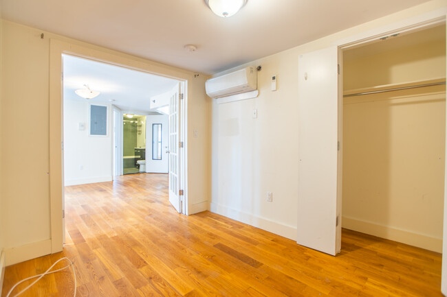 Building Photo - 453 Franklin Ave