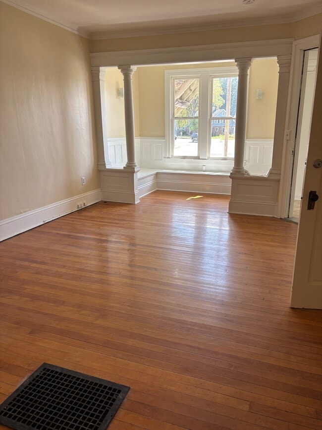 Building Photo - 338 Highland St