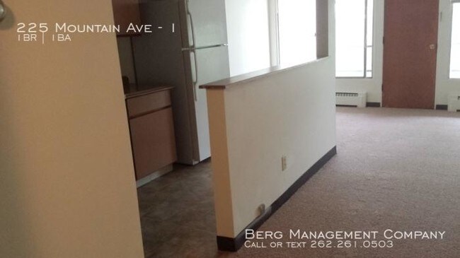 Building Photo - 1 bedroom in Waukesha WI 53189
