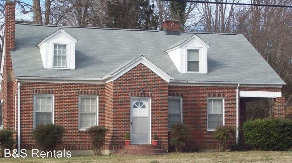 Primary Photo - 3 br, 1 bath House - 2424 West Main St.