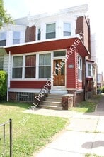 Building Photo - 536 W Chew Ave
