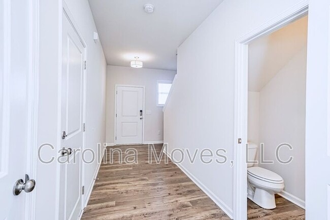 Building Photo - 203 Stone Fruit Ct