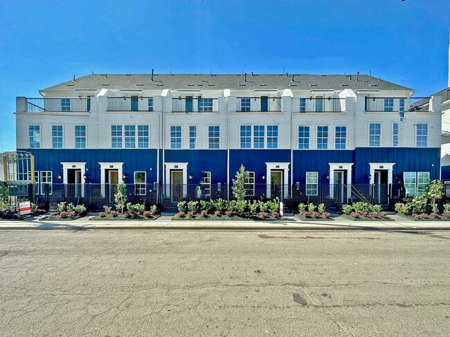 Main Door - 809 Bringhurst St Townhome