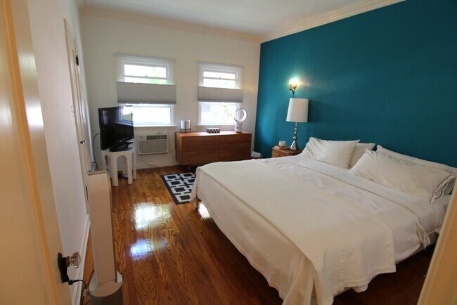 Foto del edificio - 431 N Sycamore Ave