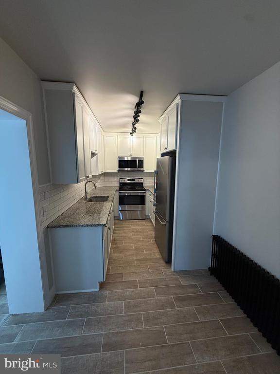 Foto del edificio - 412 W 1st St