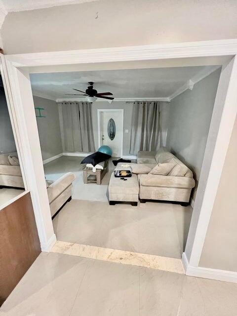 Foto del edificio - 340 W Blue Heron Blvd